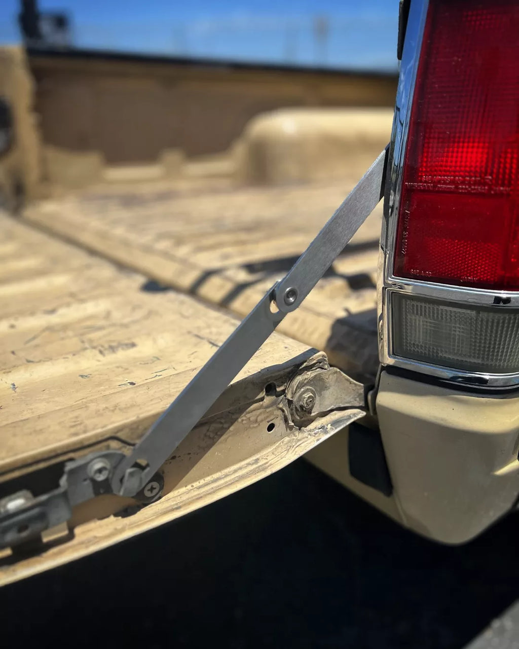 tailgate hinge supports